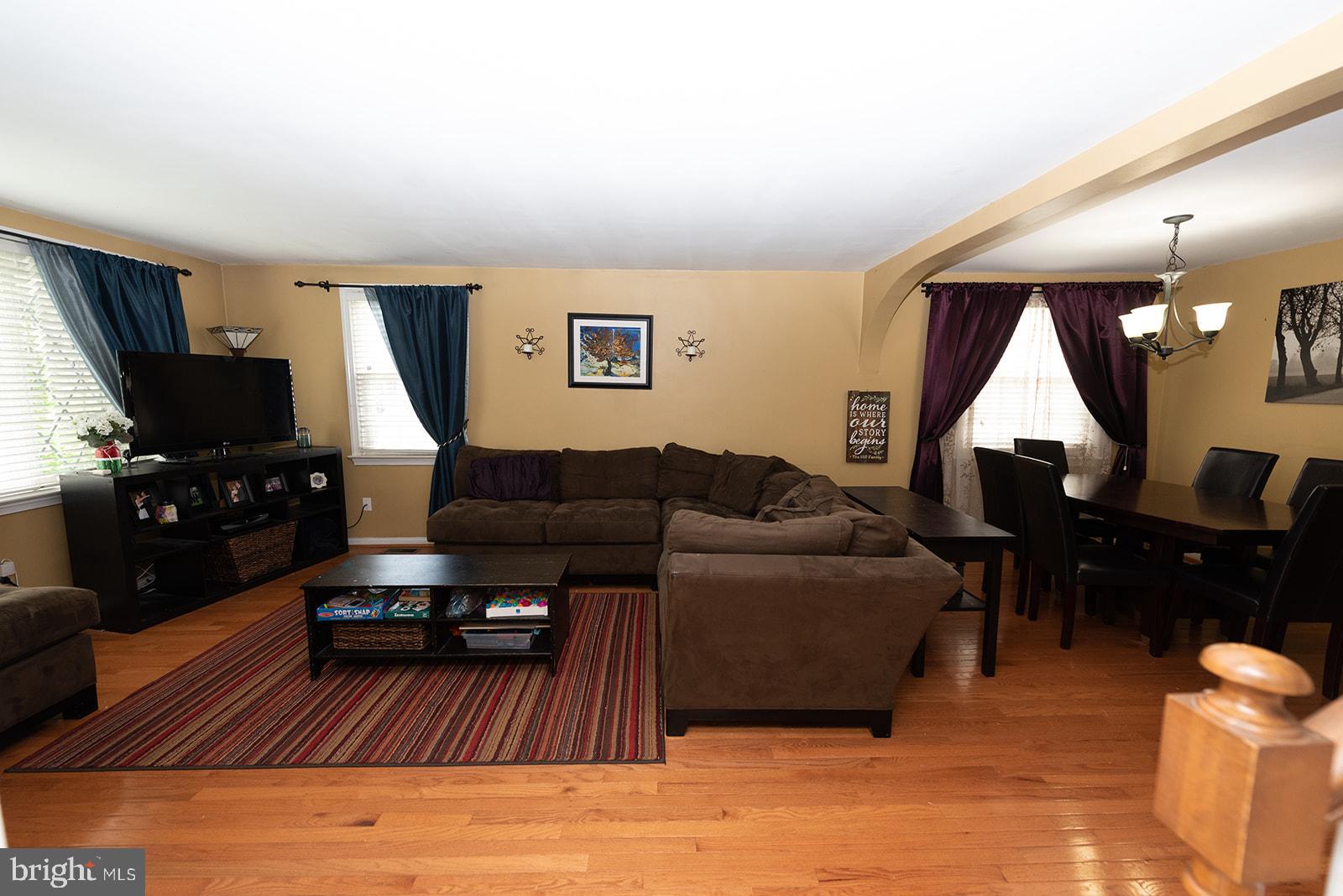 23 Locust Road Morton, PA 19070 - Photo 3 of 26