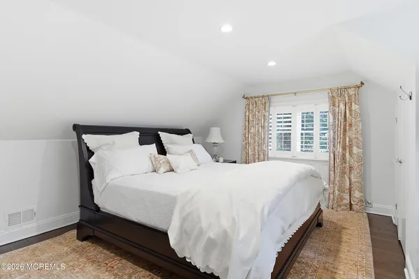 $5,500 | 96 Lakeshore Drive, Red Bank, NJ 07701