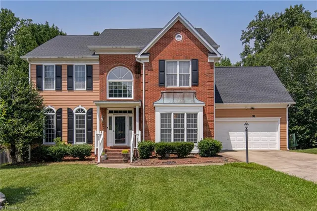 $485,000 | 3405 Peninsula Drive, Jamestown, NC 27282