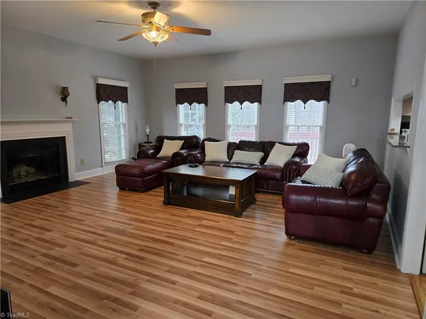 $485,000 | 3405 Peninsula Drive, Jamestown, NC 27282