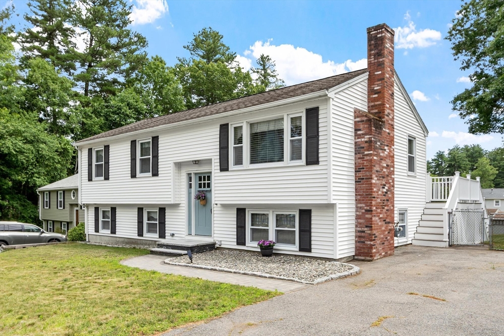 15 Dallas Road Lowell, MA 01854 - Photo 2 of 36