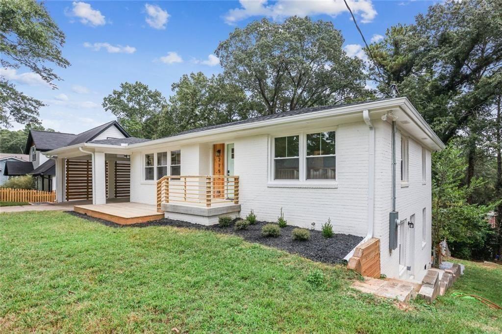 2152 Edgemore Drive Southeast Atlanta, GA 30316 - Photo 3 of 33 a front view of house with yard and green space