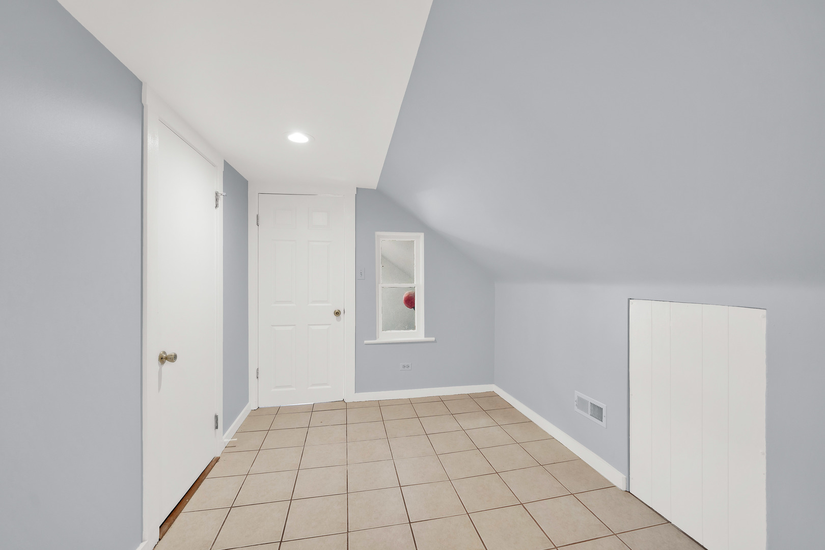 3826 South Honore Street Chicago, IL 60609 - Photo 12 of 19 a view of an empty room