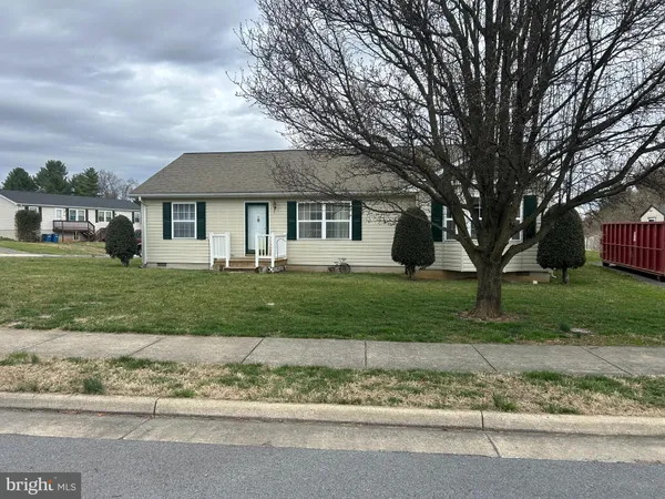 $415,000 | 300 East Fairfax Street, Berryville, VA 22611