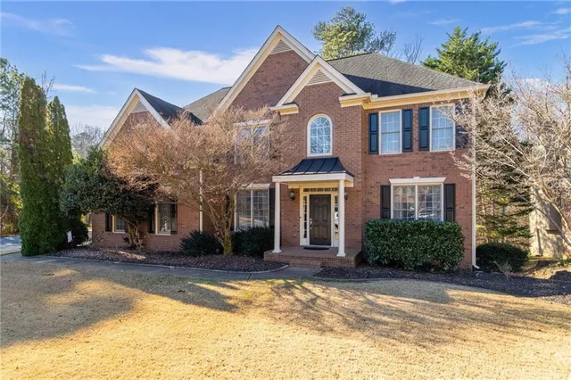 a view of entryway and workspace