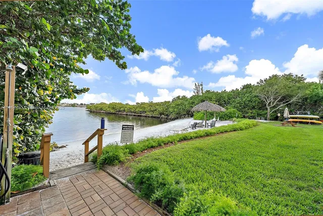 $300,000 | 1200 Scotia Drive, Unit 203, Hypoluxo, FL 33462