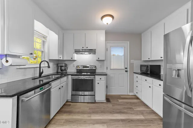 $349,600 | 125 Bay Meadow Lane, Benson, NC 27504