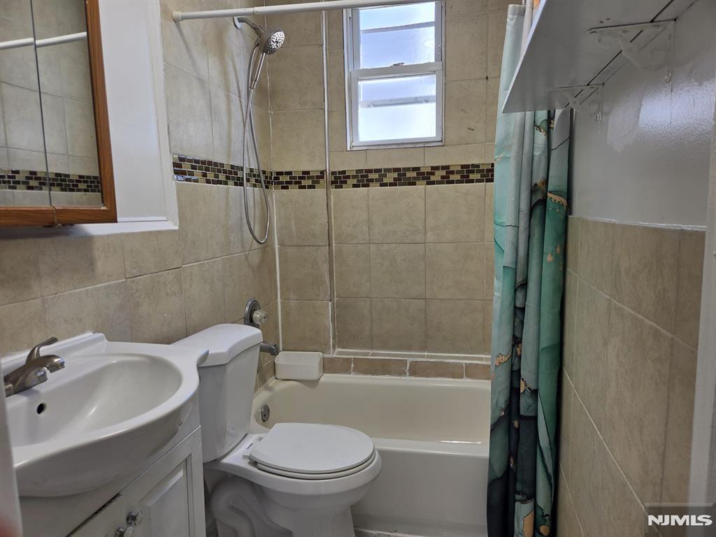 23 Ridgefield Avenue, Unit 1 Ridgefield Park, NJ 07660 - Photo 6 of 10