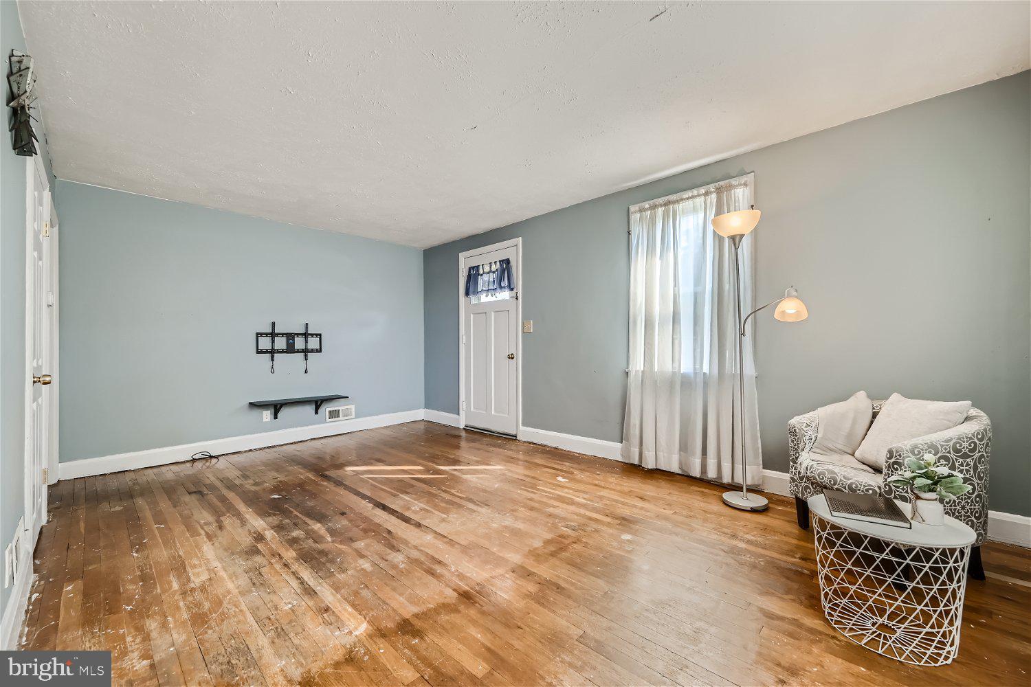 4240 Thorncliff Road Nottingham, MD 21236 - Photo 3 of 31 Gallery Image 3