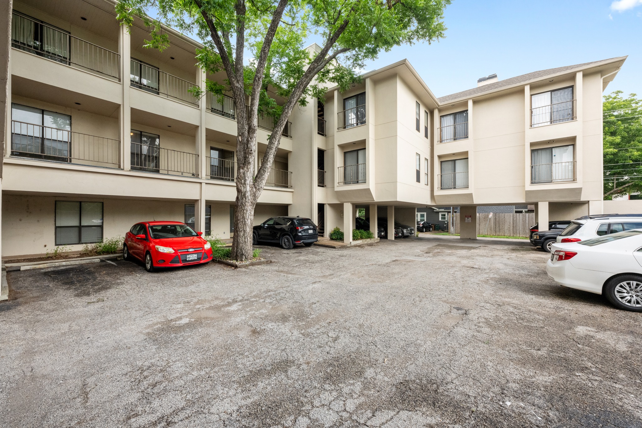 409 East 38th Street, Unit 101 Austin, TX 78705 - Photo 3 of 27