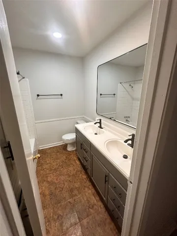 $1,695 | 1725 Toomey Road, Unit 311, Austin, TX 78704