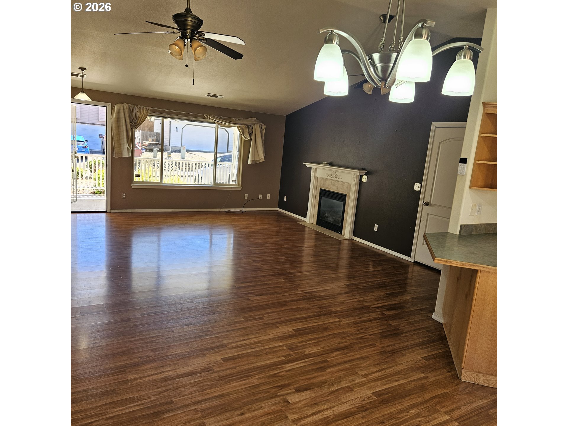 202 Northeast Plum Ridge Drive Winston, OR 97496 - Photo 6 of 24 Living Room