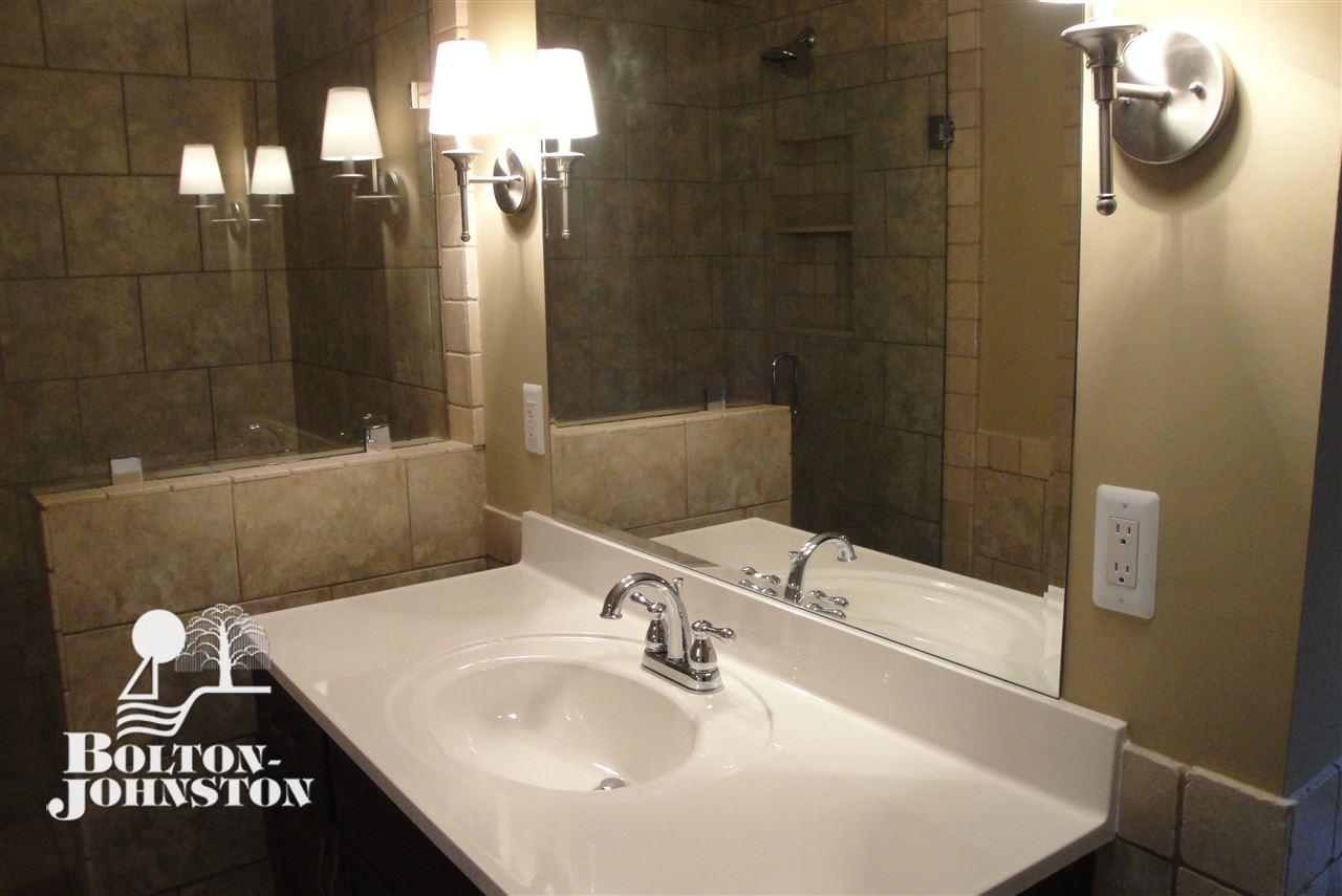 841 Washington Road Grosse Pointe, MI 48230 - Photo 11 of 14 Gallery Image 11