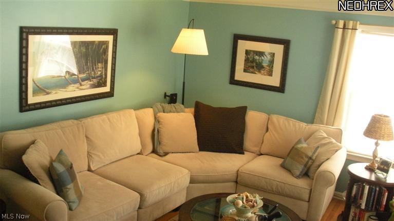1251 Churchill Road Lyndhurst, OH 44124 - Photo 4 of 25 living room