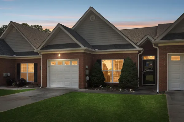 $299,900 | 1004 Grey Oaks Lane, Chattanooga, TN 37421