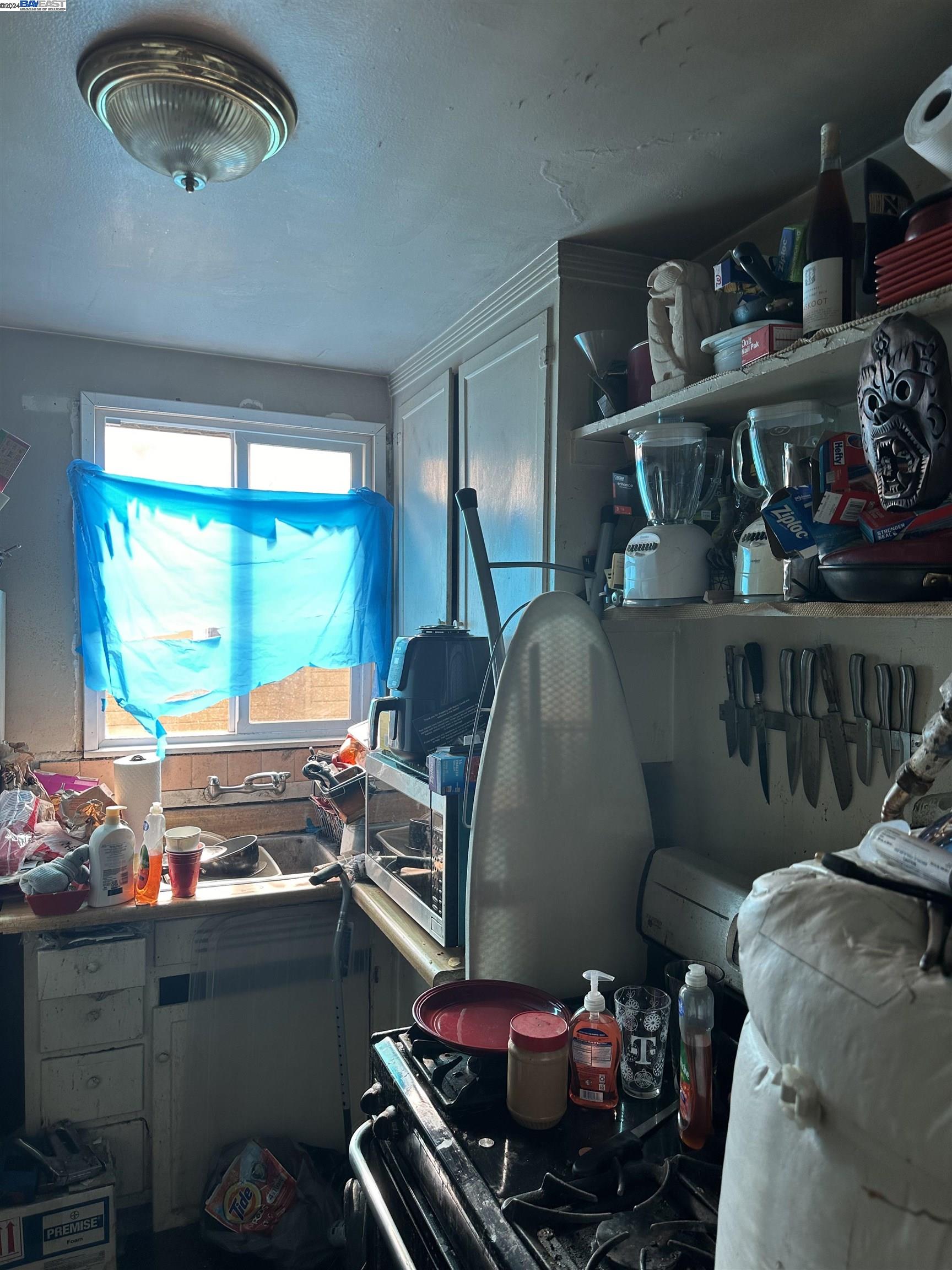 5659 Telegraph Avenue Oakland, CA 94609 - Photo 30 of 42 a room with storage and utility