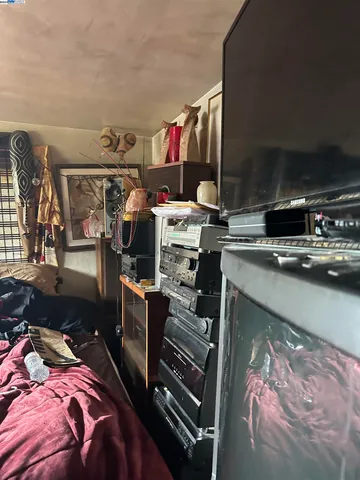 $1,100,000 | 5659 Telegraph Avenue, Oakland, CA 94609