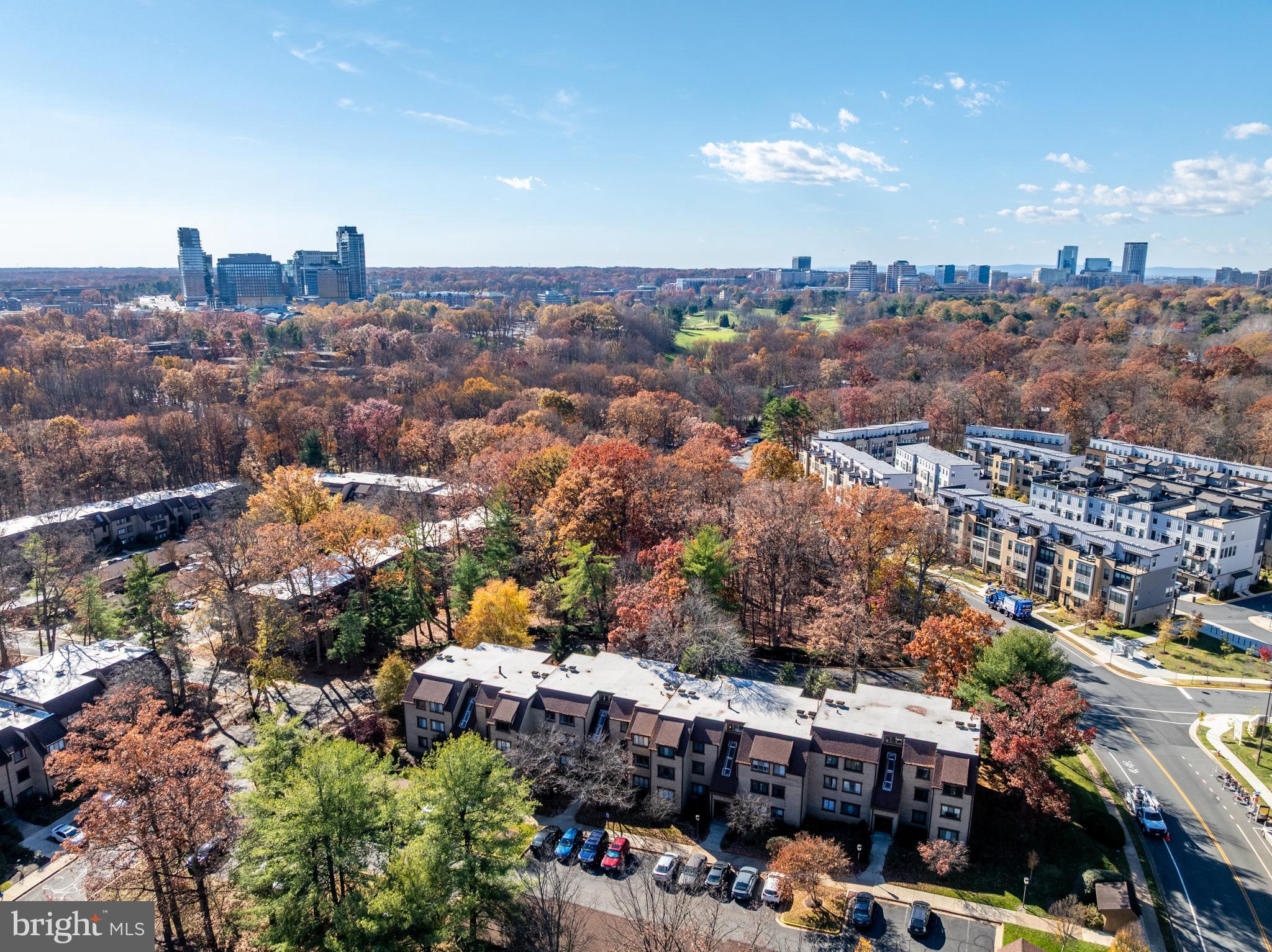 1623 Parkcrest Circle, Unit 9B/300 Reston, VA 20190 - Photo 1 of 32 a view of a city