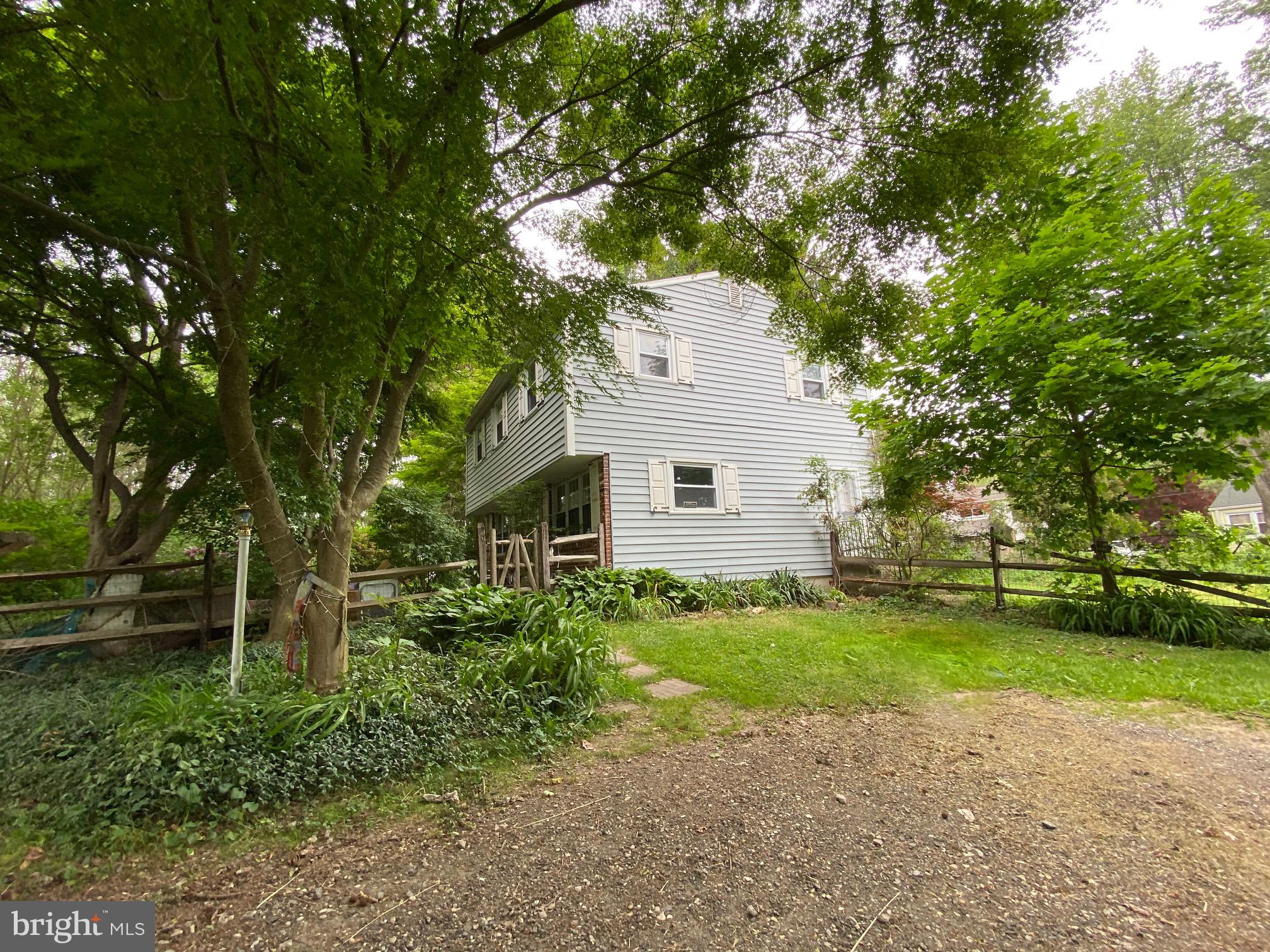 340 State Road Media, PA 19063 - Photo 4 of 45 There's parking outside the fenced in yard