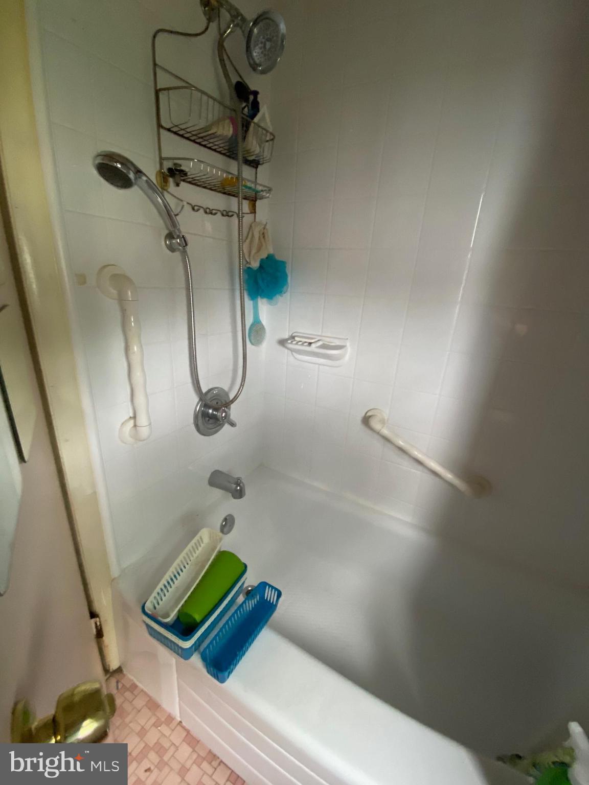 340 State Road Media, PA 19063 - Photo 33 of 45 The bathtub in the hall bathroom