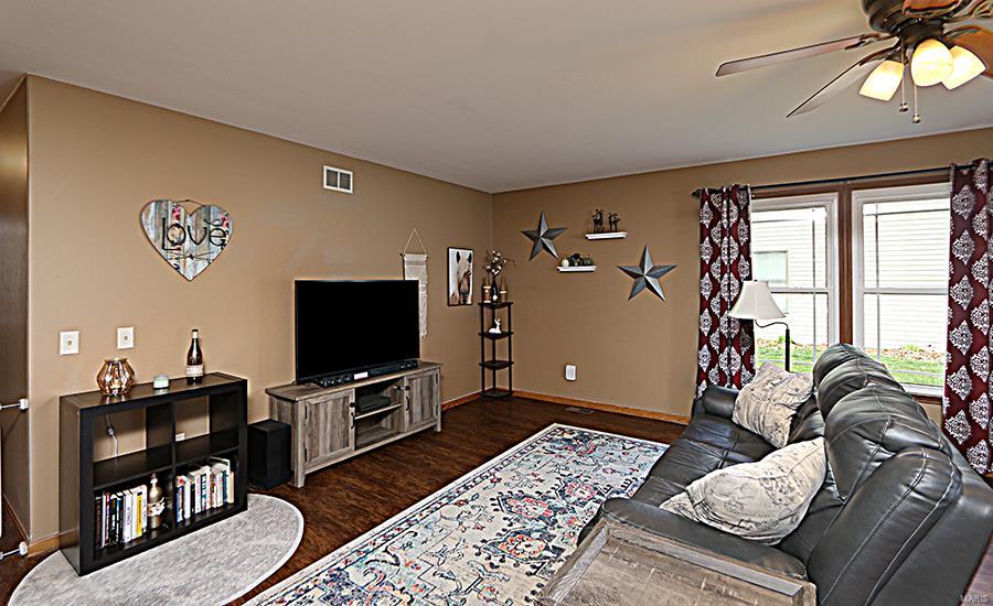 313 College Street Alhambra, IL 62001 - Photo 15 of 49 Gallery Image 15