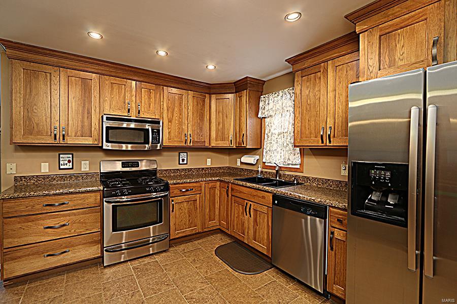 313 College Street Alhambra, IL 62001 - Photo 18 of 49 Gallery Image 18