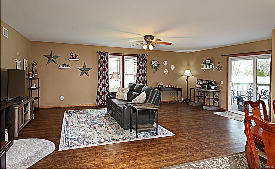 313 College Street Alhambra, IL 62001 - Photo 8 of 49 Gallery Image 8