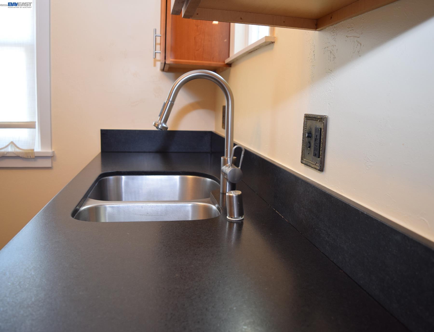 2860 Jackson Street Alameda, CA 94501 - Photo 15 of 54