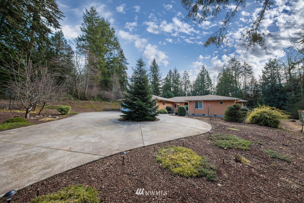 346 Southwest Spruce Road Port Orchard, WA 98367 - Photo 2 of 25 Gallery Image 2