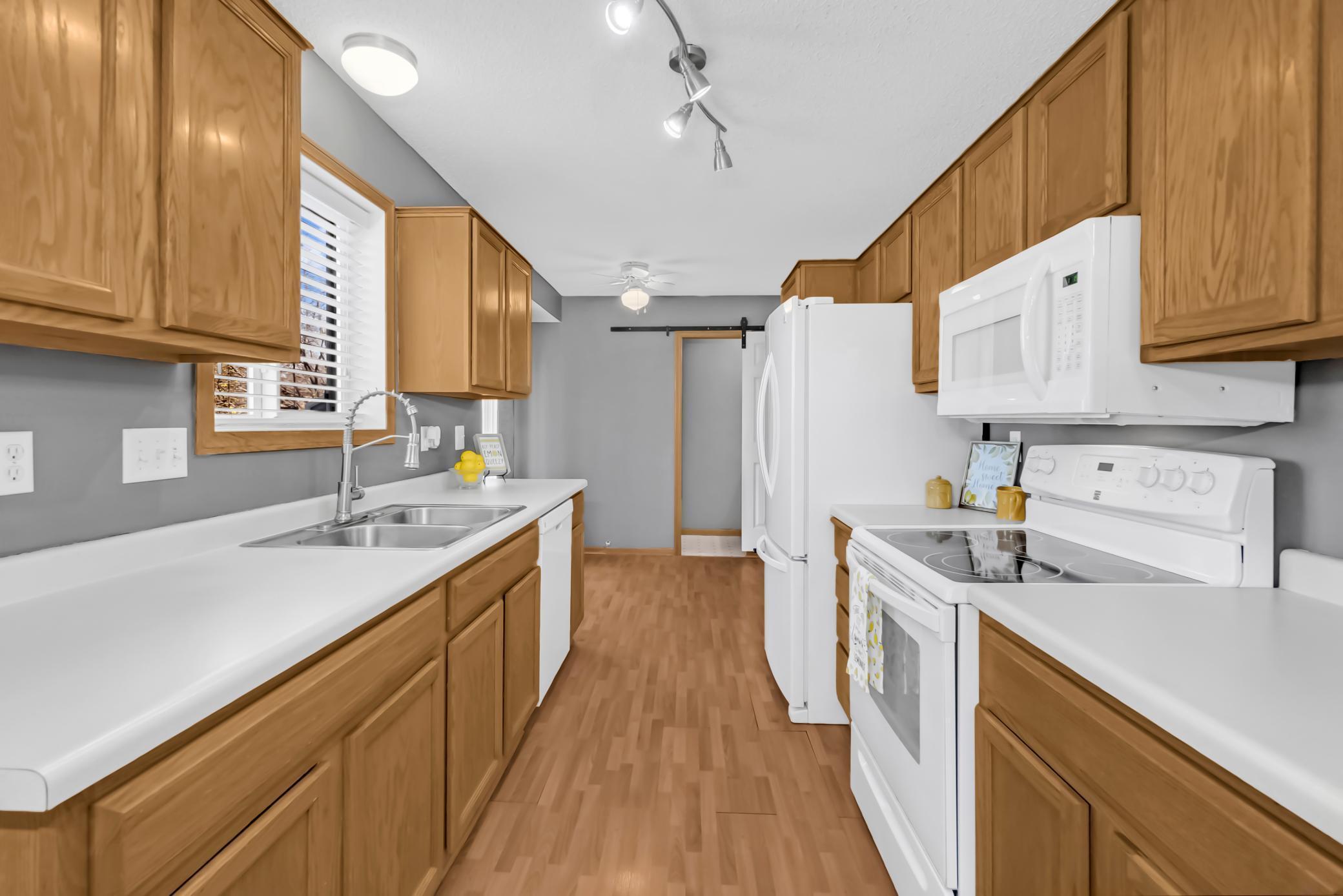 9858 Hamlet Court South Cottage Grove, MN 55016 - Photo 6 of 22