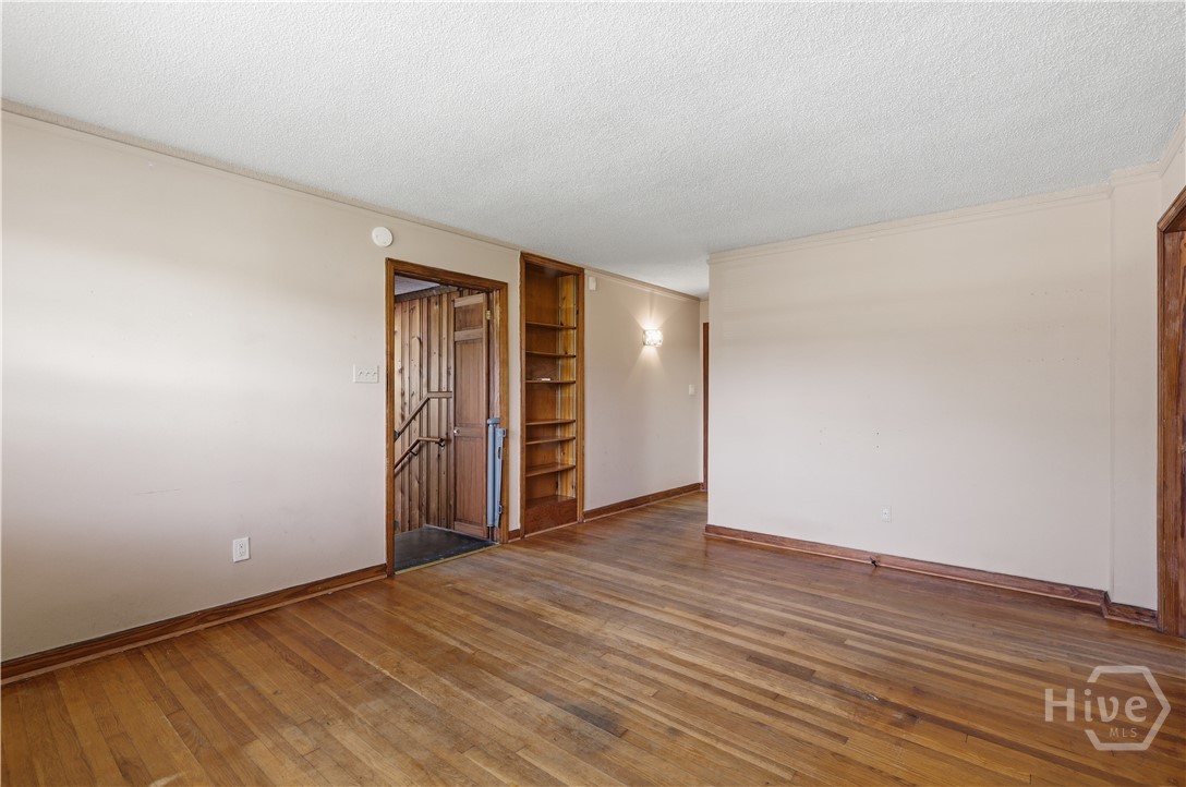2359 Pinetree Road Savannah, GA 31404 - Photo 14 of 40 Living Room 3