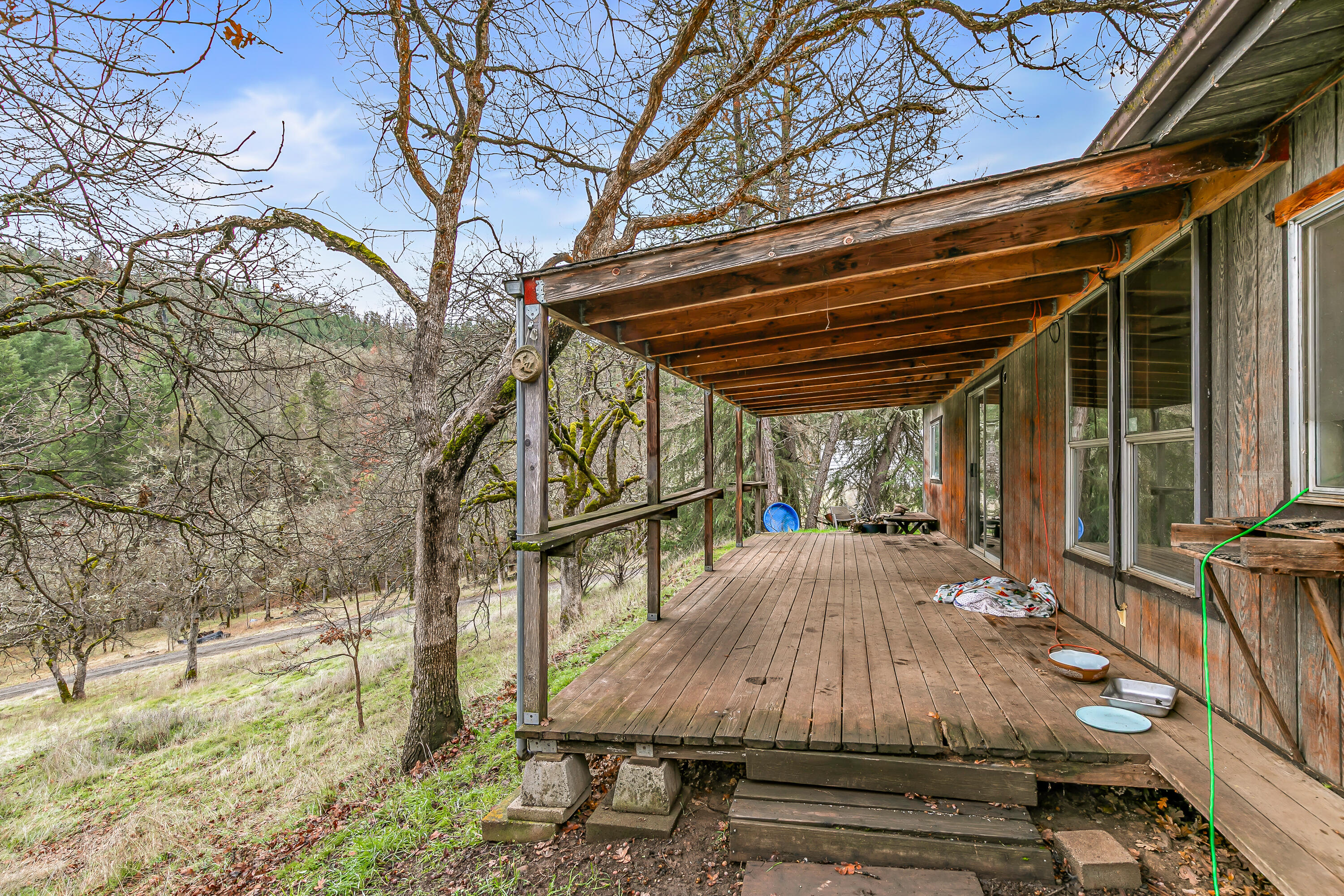 5885 Crowfoot Road Trail, OR 97541 - Photo 29 of 45 9R9A6275
