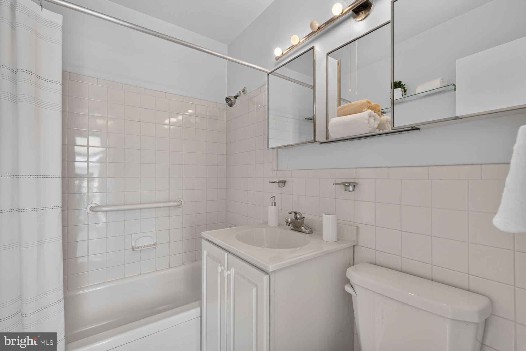 209 G Street Southwest, Unit 143 Washington, DC 20024 - Photo 19 of 33
