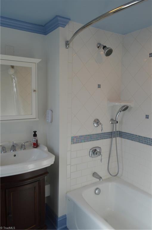 207 Robin Road Mount Airy, NC 27030 - Photo 17 of 18 Downstairs bath