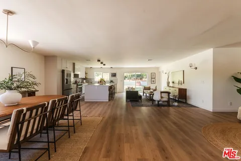 $1,350,000 | 22060 Independencia Street, Woodland Hills, CA 91364
