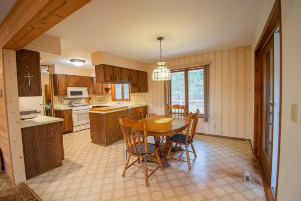 $625,000 | E516 Rustad Road, Harrison, WI 54945