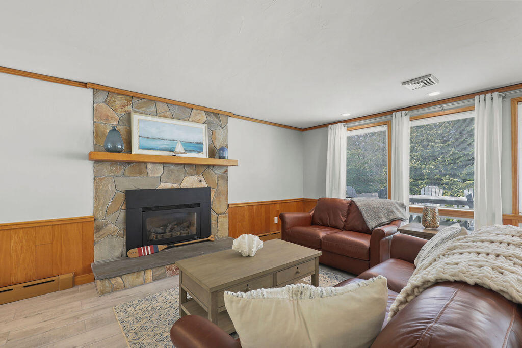 566 Shore Road Pocasset, MA 02559 - Photo 6 of 74 LIVING ROOM