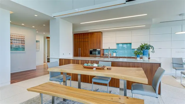 $25,000 | 455 Longboat Club Road, Unit PH1, Longboat Key, FL 34228