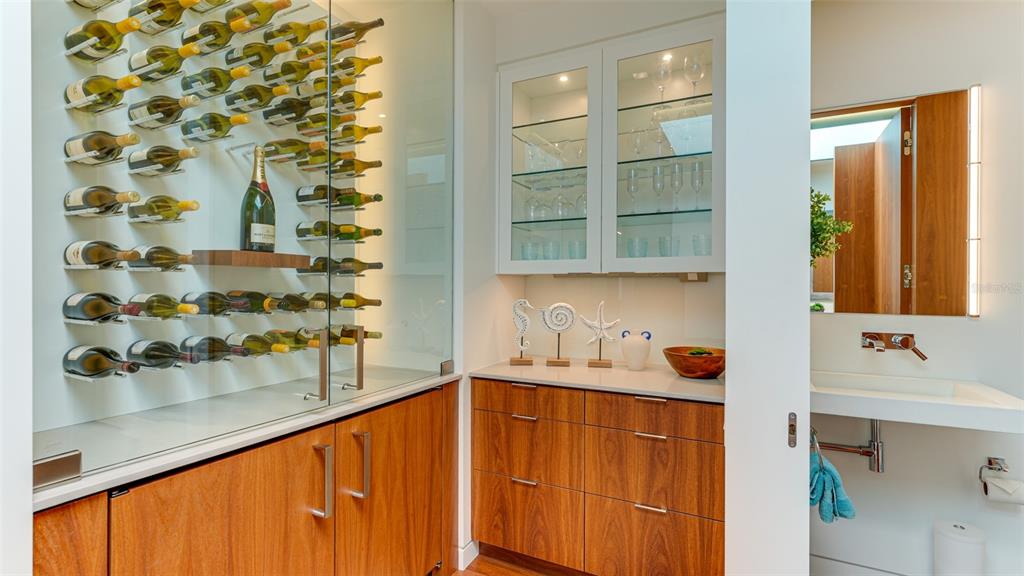 455 Longboat Club Road, Unit PH1 Longboat Key, FL 34228 - Photo 21 of 75