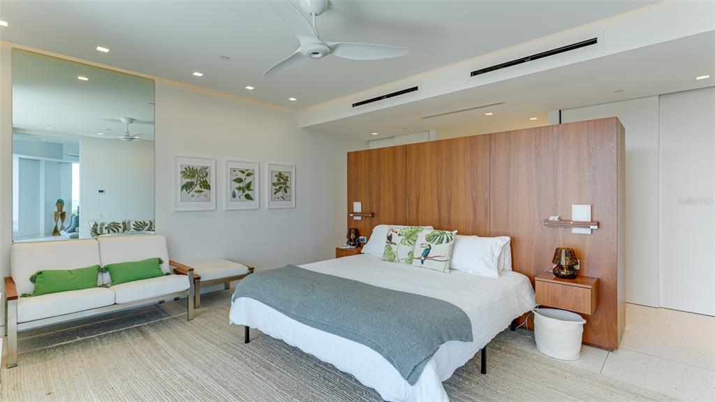 455 Longboat Club Road, Unit PH1 Longboat Key, FL 34228 - Photo 24 of 75