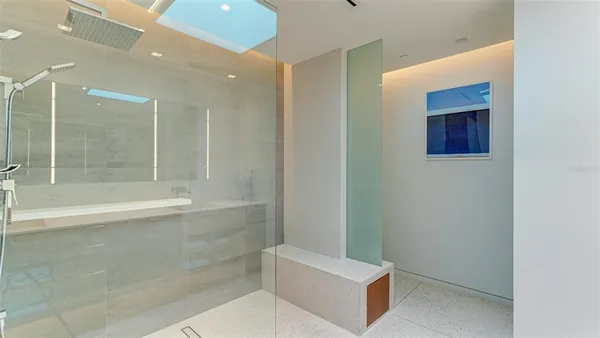 $25,000 | 455 Longboat Club Road, Unit PH1, Longboat Key, FL 34228