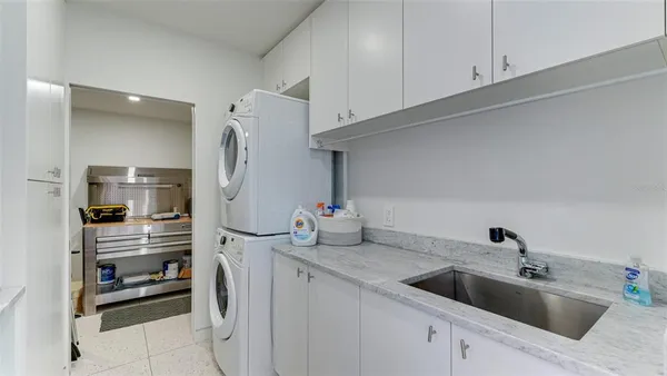 $25,000 | 455 Longboat Club Road, Unit PH1, Longboat Key, FL 34228
