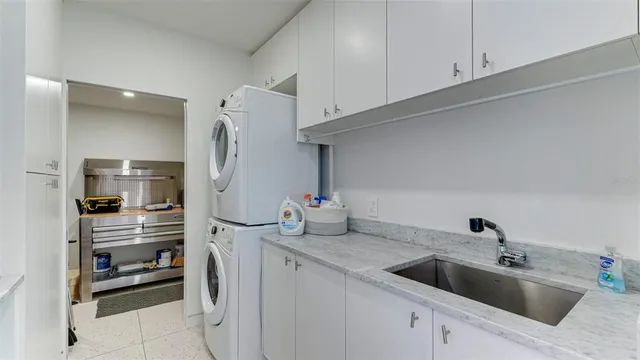 $25,000 | 455 Longboat Club Road, Unit PH1, Longboat Key, FL 34228