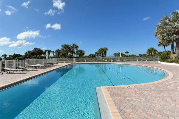 $25,000 | 455 Longboat Club Road, Unit PH1, Longboat Key, FL 34228