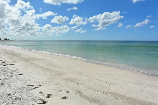 $25,000 | 455 Longboat Club Road, Unit PH1, Longboat Key, FL 34228
