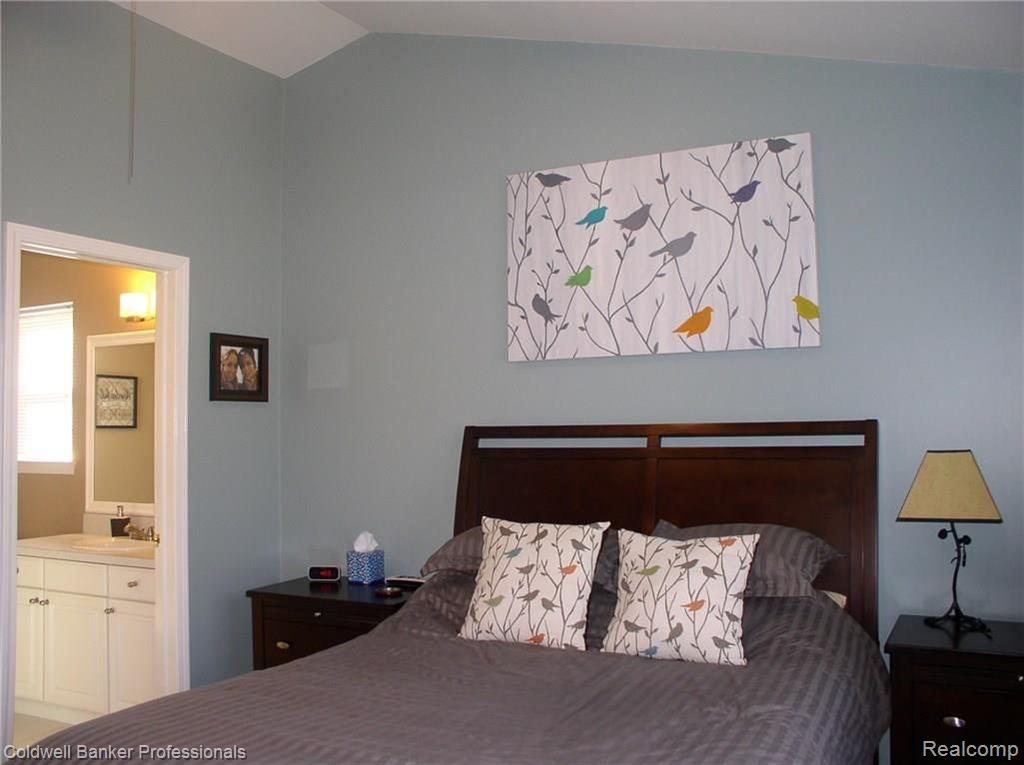 2396 North Road Fenton, MI 48430 - Photo 6 of 15 Gallery Image 6