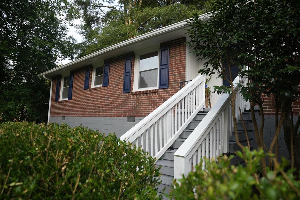 2209 Willivee Place Decatur, GA 30033 - Photo 4 of 42