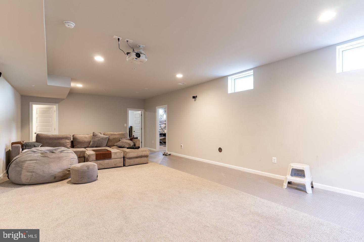 6100 Oglethorpe Mill Drive Brandywine, MD 20613 - Photo 17 of 22 a living room with furniture