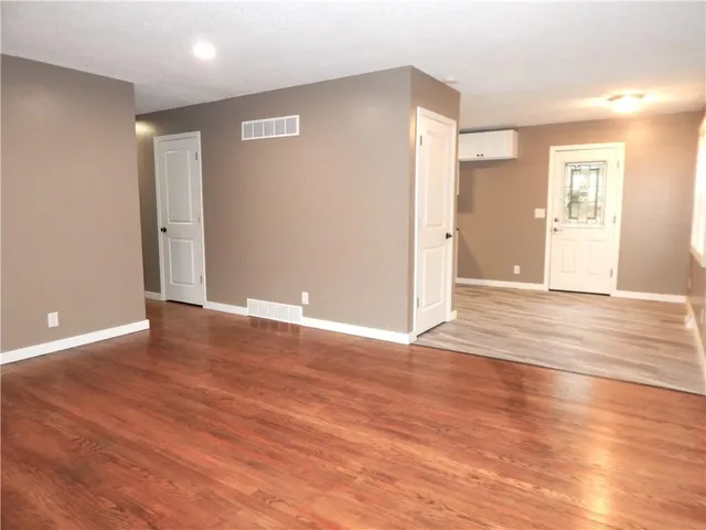 $239,500 | 5820 Northeast 60th Street, Kansas City, MO 64119