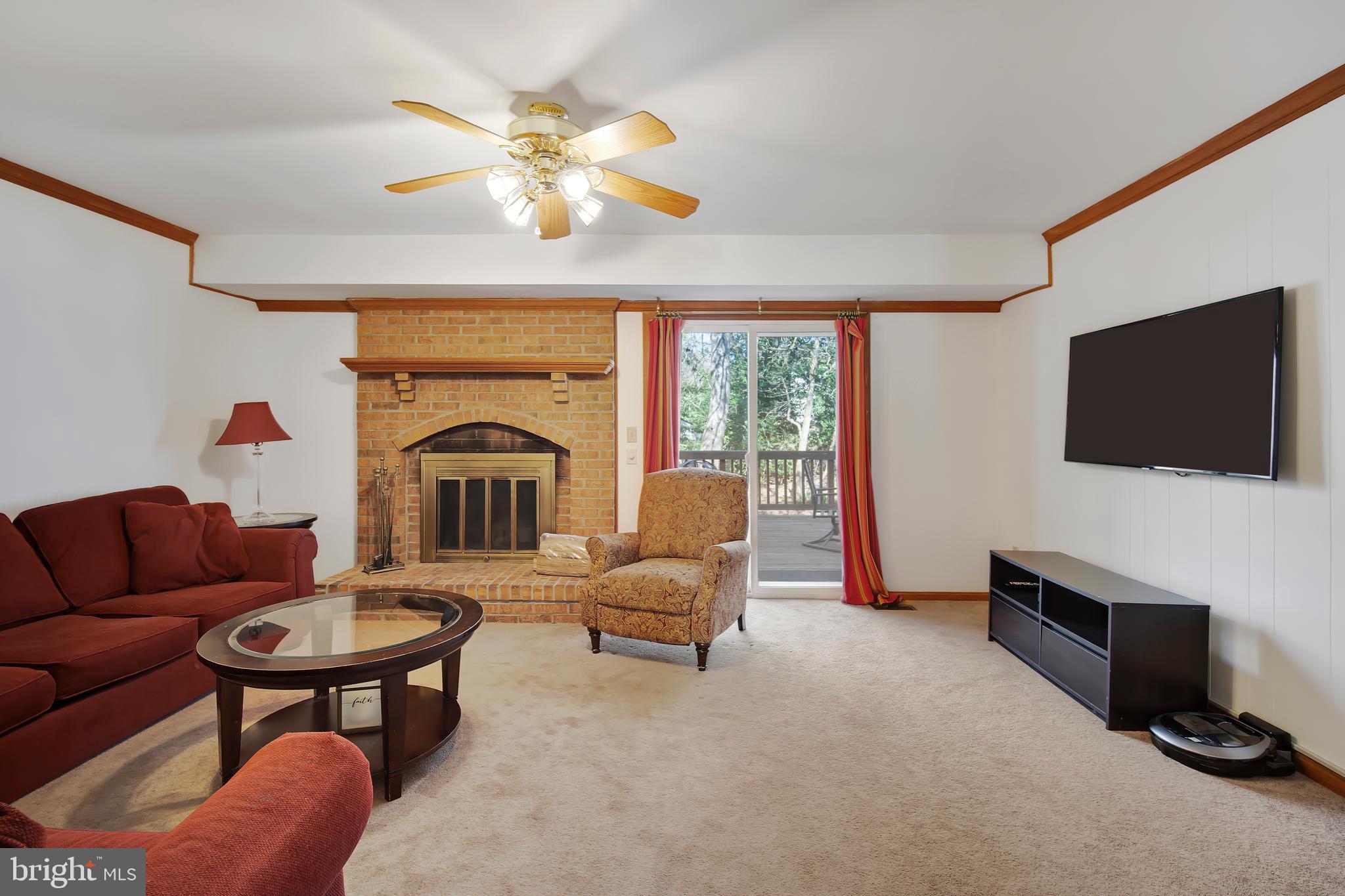 310 Opera Court Silver Spring, MD 20901 - Photo 16 of 48 FAMILY ROOM